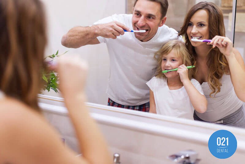 Dicas para cuidados bucais, escovar os dentes